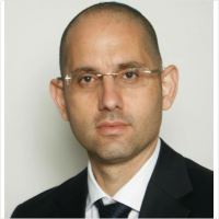 אריאל אדלר עו"ד ומגשר