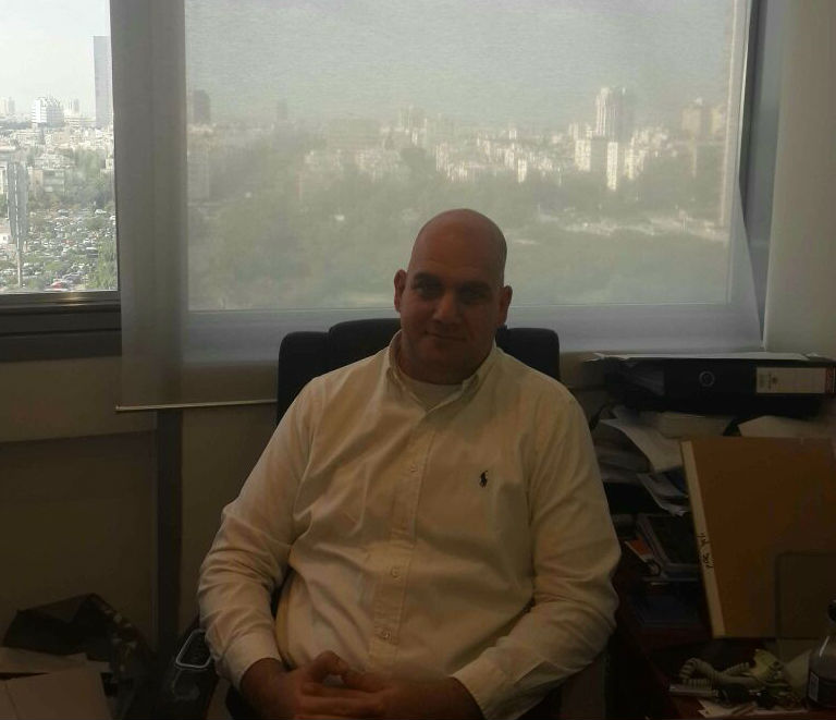 מיכאל אוסטרובסקי עו"ד מגשר ונוטריון