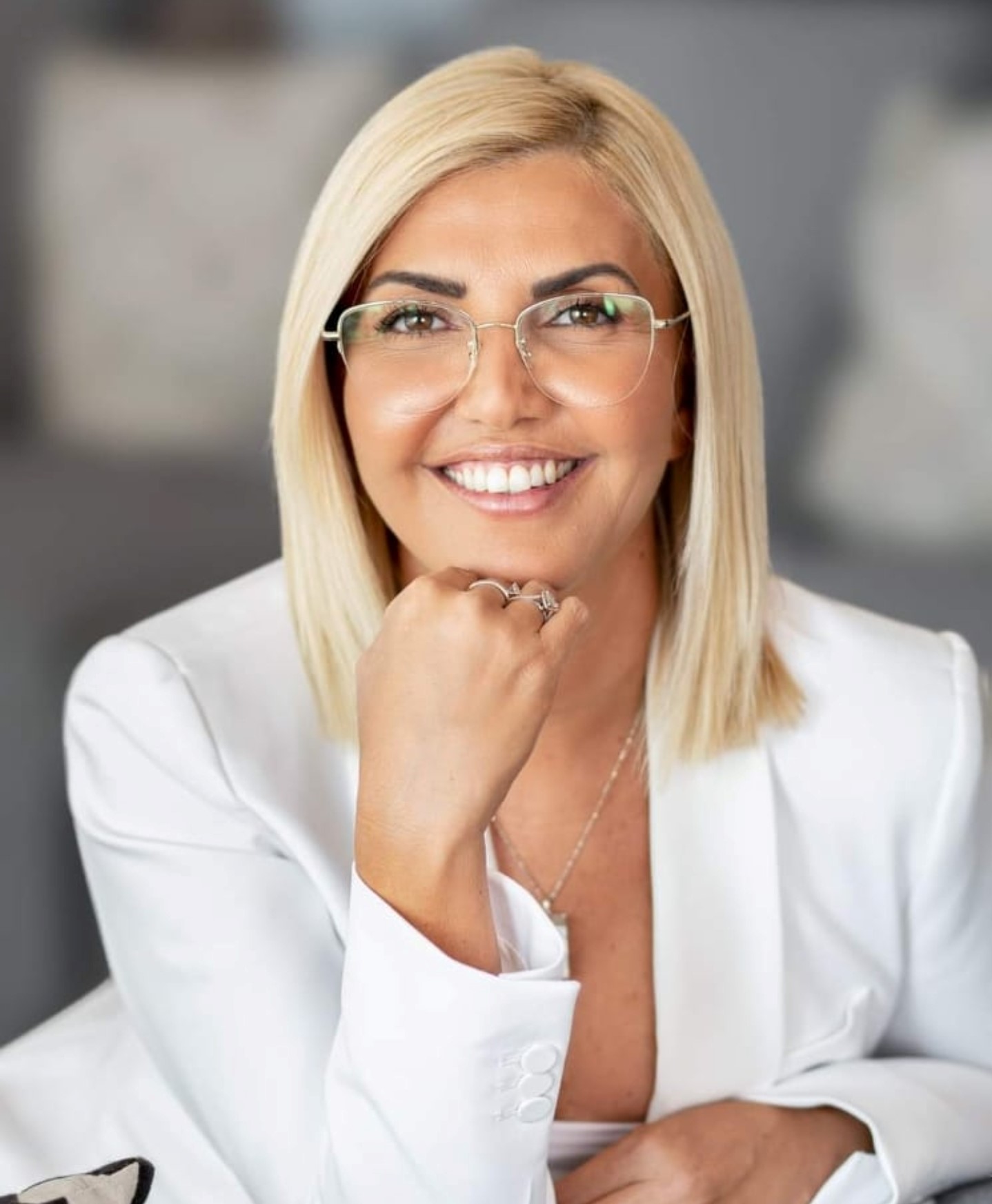 נטע מרום מגנזי עו"ד ומגשרת 