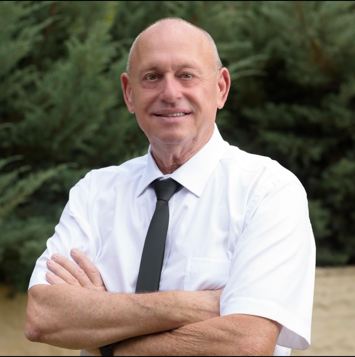 אבי לוי עו"ד ומגשר 