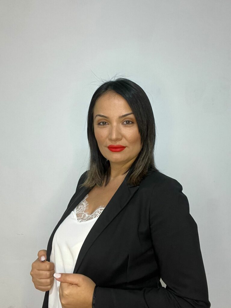 נטלי ישראלוב עו"ד, נוטריון, מגשרת ובוררת