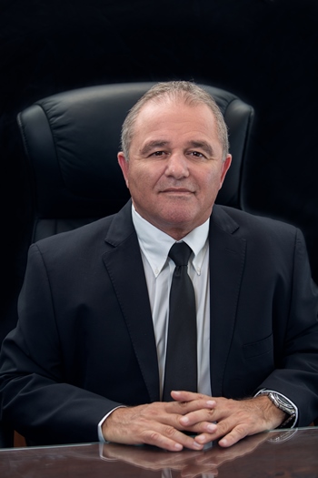 עורך דין לענייני משפחה, עזבה את בן הזוג כי "התעסק" עם הכלבה והפסידה את חלקה בזכויותיו