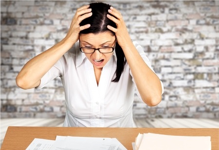 דיני עבודה, עיריית בת ים ניכתה מעובדת שכר שלא כדין, ביה"ד: "פגיעה חמורה"