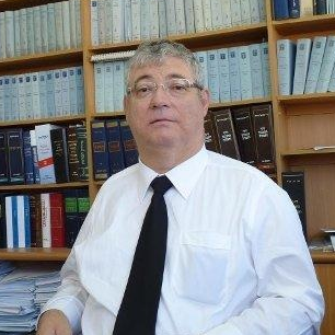 עורך דין חוזים, עתרה לביטול הסכם 5 שנים אחרי שנחתם. ביהמ״ש: ״ניצול לרעה של הליך משפטי״