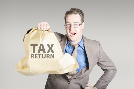 עורך דין דיני מיסים, מנהל מס רכוש התעלם מהנישומים – ויחזיר להם את כספי המיסים