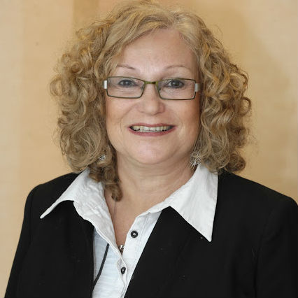 עורך דין עבודה, MeToo: מנהל ליטף עובדת בגב ופוטר. איך הסתיימה תביעה שהגיש? 