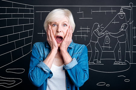 עורך דין דיני משפחה, תביעה: בת 93 טענה שבניה "גנבו" את דירתה