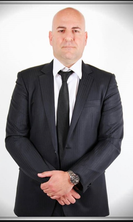 עורך דין משפחה, חתם על הסכם הורות משותפת – ונסוג ממנו כשנולדה הילדה