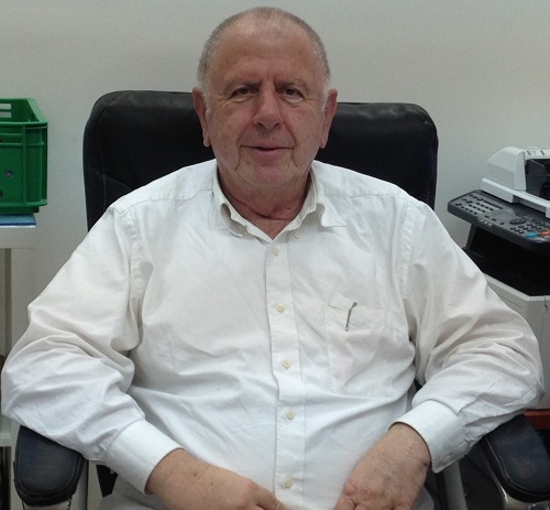 עורך דין דיני חוזים, פלש לחצר של השכן – יפנה וישלם פיצויים