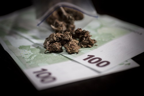 עורך דין פלילי, נתפס עם 600 גרם חשיש – ביהמ"ש נמנע מהרשעה