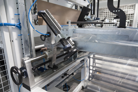 עורך דין חוזים, צו מניעה נגד ספקיות פלסטיק של קוקה קולה: הפרו הסכם בלעדיות 