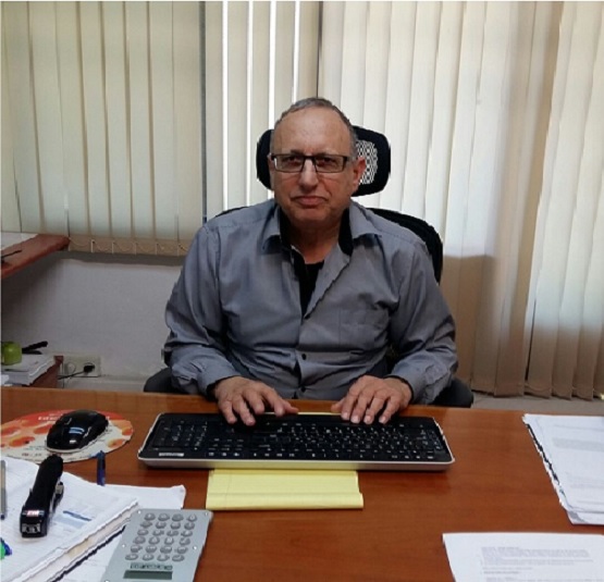 עורך דין מקרקעין - רכש חצי מגרש, השתמש בכולו וטען: הבטיחו לי גם את החצי השני