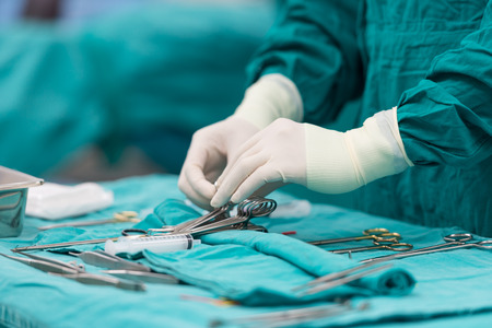 עורך דין רשלנות רפואית, יצא מניתוח שקדים עם צלקת בנחיר – המדינה תפצה ב-300,000 שקל