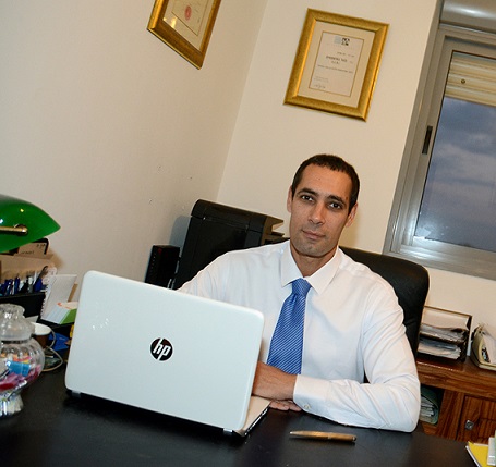 עורך דין דיני חוזים, עורך דין מקרקעין- בעל הדירה התעלם מתלונות השוכרת – ויפצה על עוגמת נפש