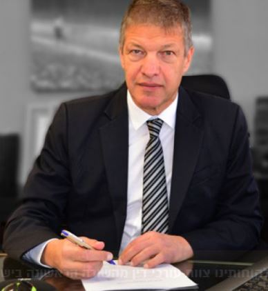 עורך דין נזיקין, עובד קסטרו נפל משרפרף פגום – ויפוצה ב-75,000 שקל