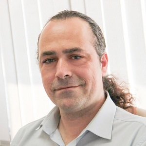 עורך דין נזיקין, קשישה נפלה ונחבלה – העירייה  תפצה ב-70,000 שקל