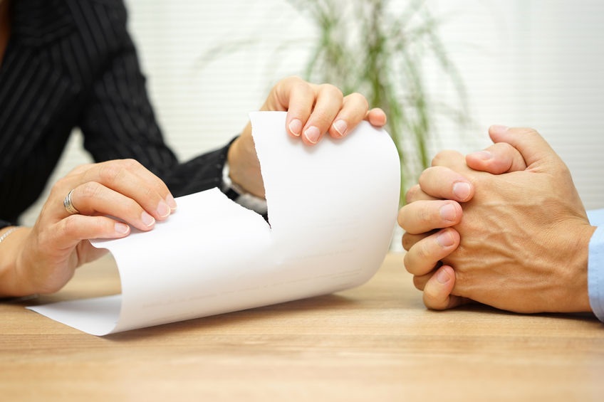 עורך דין ירושה, הוכיחו שאחיהן שלט בהורים – הצוואות בוטלו