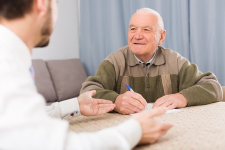 עורך דין, מאבקו של ניצול שואה ברשויות השתלם – יקבל קצבה חודשית