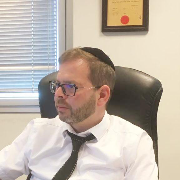 עורך דין משפחה, שופט קרא לאב ״להפנים שיש לו בת״ ודחה את ערעורו על מזונות זמניים