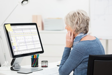 עו"ד דיני עבודה, דיסקונט הוציא עובדת לחופשה ללא ידיעתה – וישלם על כך ביוקר