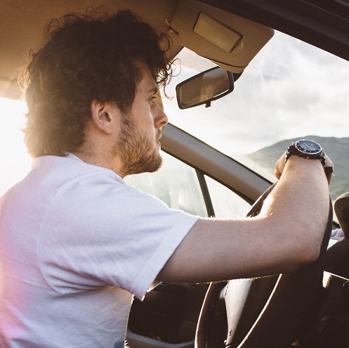 עו"ד תעבורה, הקלה בעונשו של צעיר שנהג ללא רישיון וגרם למשטרה לדלוק אחריו