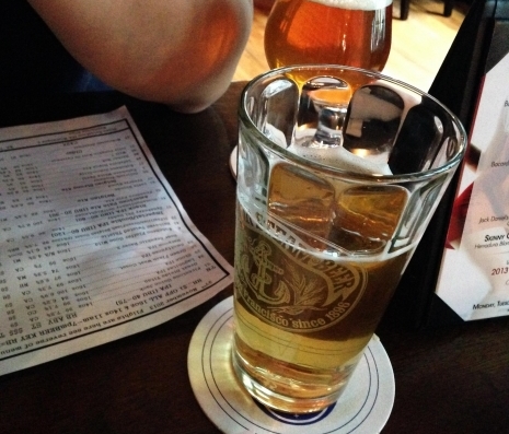 עורך דין, אשם או לא אשם? פסק בוררות נגד שותף בפאב בוטל בגלל ״סתירות פנימיות״