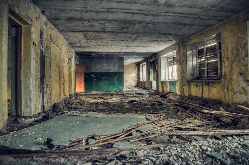 עורך דין דיני מסים, פטור ממס שבח: האם מבנה בלי חיבור למים וחשמל נחשב ל"דירת מגורים"?