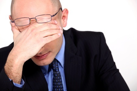 תביעת לשון הרע, האשים את מנכ"ל הישיבה בהטרדת עובדת - ויפצה על לשון הרע