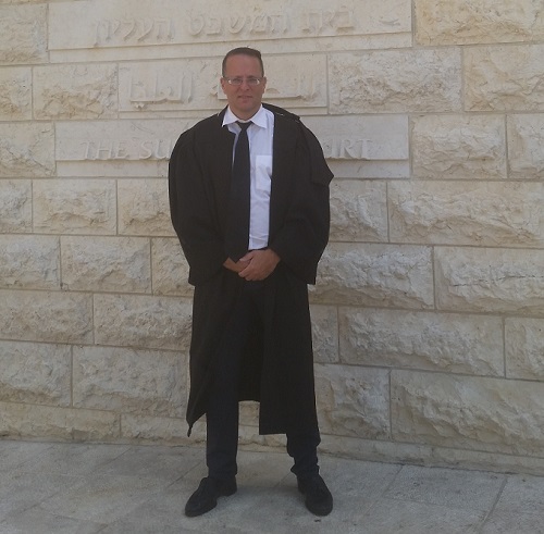 עו"ד משפחה, שני ההורים סכיזופרנים – תינוק בן שנה וחצי יישלח לאימוץ