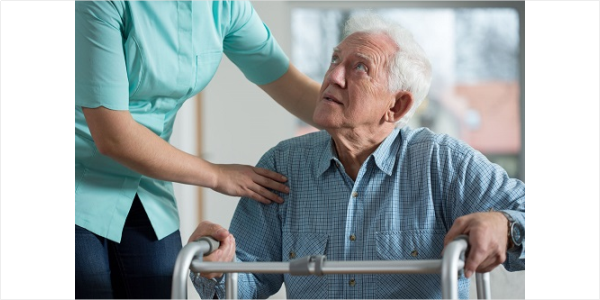 מטפלת של קשיש קנתה לו דירה - ורשמה אותה על שמה - פסקדין