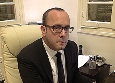 עורך דין פלילי, שוטרים הסתירו שימוש באקדח – ביהמ״ש זיכה את הנאשם