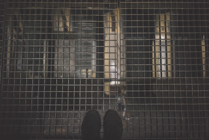 עורך דין, אחרי שישב בכלא 254 יום: זוכה נאשם שהורשע בנהיגה בזמן פסילה 
