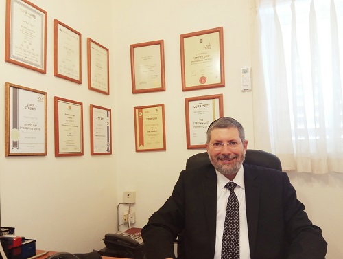 עורכי דין גירושין, חויב להתגרש לאחר ששתי נשים העידו שניהלו עמו רומן