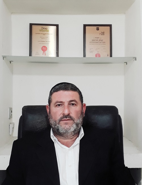 עורך דין דיני מקרקעין, הנתבעת תישאר בדירה: הוכרה כדיירת מוגנת אפילו שאמה לא חתמה על חוזה