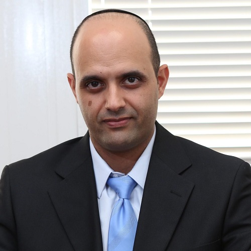 עורך דין עבודה, לא התקבל לתפקיד קופאי – ותבע 100,000 שקל על הפליה