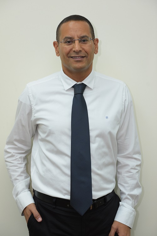 עורך דין דיני מקרקעין, השכן ניצח: לא יצטרך לפנות את הגג ולא ישלם פיצויים לשכניו