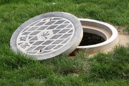 עורך דין נדלן, ביוב בחצר הדירה: יזמית הבנייה תשלם כ-220 אלף ש'