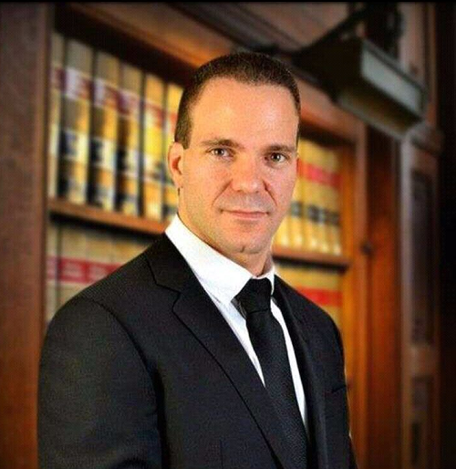 עורך דין דיני עבודה, כ-206,000 שקל פיצויים למנהל-מחסן שלא קיבל שעות נוספות