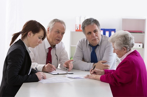 עורך דין צוואות וירושות, השפעה לא הוגנת: גרמה לאמהּ החולה לתת לה דירה במתנה