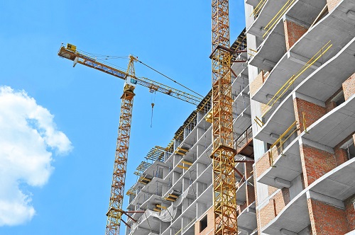 עורך דין תאונות עבודה, פועל בניין שבר אצבע - "תדהר" תשלם כ-185 אלף ש'