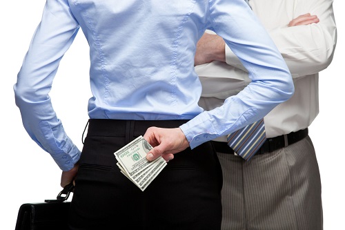 עורך דין משפחה, תבעה חצי מהרכוש של בן הזוג – אבל לא הסכימה לחלוק ברכוש שלה