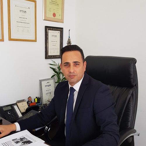 עו"ד דיני עבודה, תביעת סרק: טענה שהפלו אותה בגלל האימהות, וחויבה בהוצאות