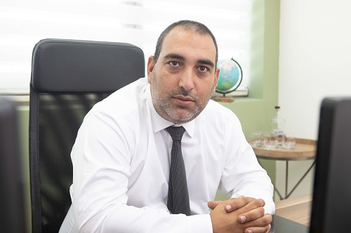 עורך דין תאונת דרכים, עובד עיריית ירושלים שבר יד ביום כיף. הפיצוי: מעל חצי מיליון שקל 