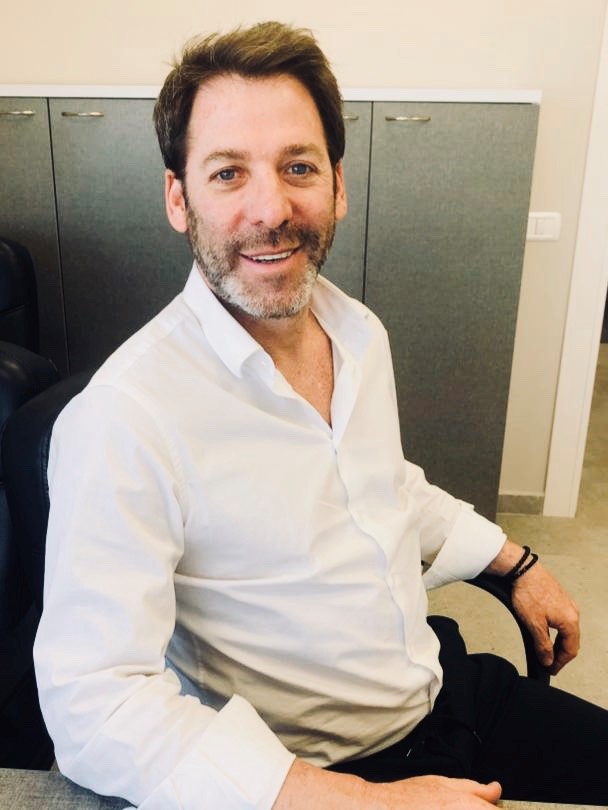 עורך דין פלילי, 220 שעות של"צ בלבד, לצעיר שגידל קילו קנביס בבית