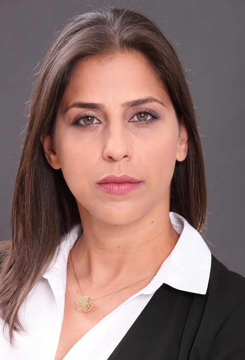 דיני עבודה, הפסידה פיצויי פיטורים כי לא באמת התפטרה לצורך טיפול בילד