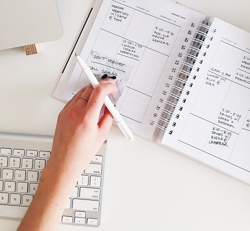 עורך דין, בזכות עתירה: הקדמה משמעותית בתורים ללשכת האוכלוסין 