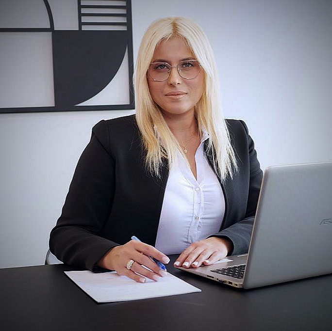 עו"ד דיני משפחה, שני קטינים נשלחו לאימוץ עקב הזנחה קשה