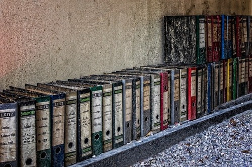 עורך דין, עו"ד נעלם והשאיר תיקי לקוחות חשופים – חשש ממשי לפגיעה בפרטיות