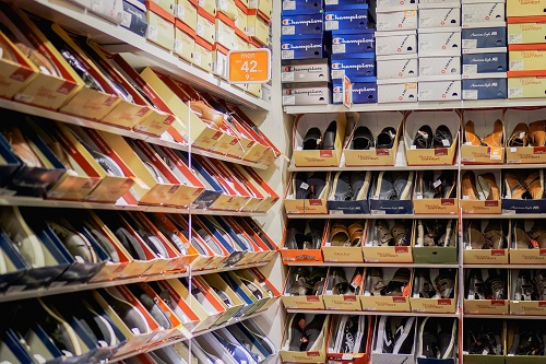עורך דין, נדחתה בקשה לייצוגית נגד רשתות נעלי נוחות: לא הכתיבו מחירים