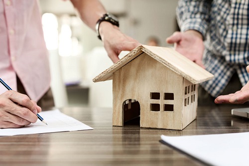 עו"ד דיני משפחה, הבעל הסתיר נכסים – האישה תקבל 75% מהבית